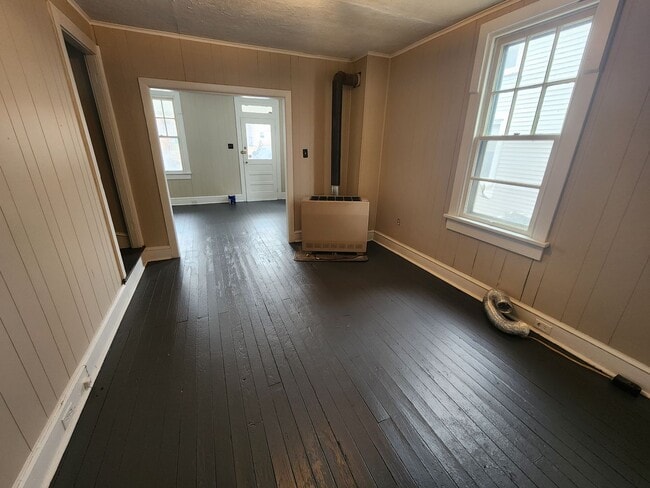 Building Photo - 372-374 Tolbert Ave