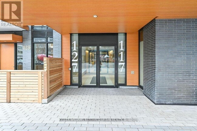 Photo du bâtiment - 127 Broadway Ave