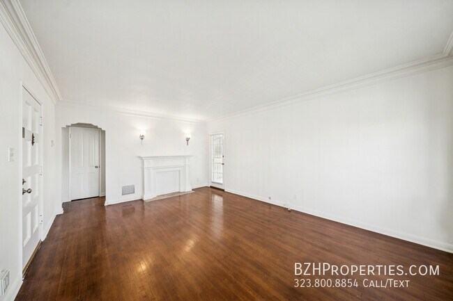 Foto del edificio - 7758 Rosewood Ave