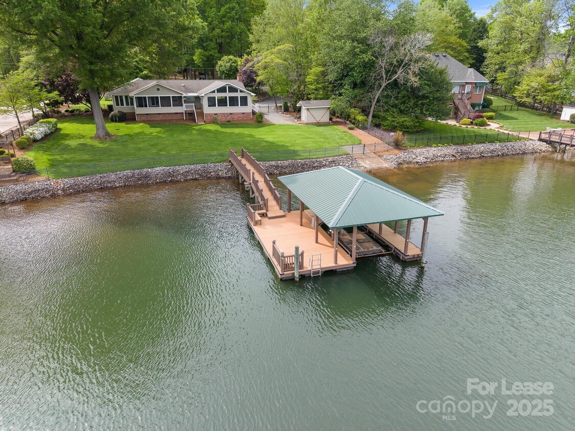 Foto principal - 173 Riverwood Rd