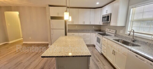 Building Photo - 3307 Loring Ct