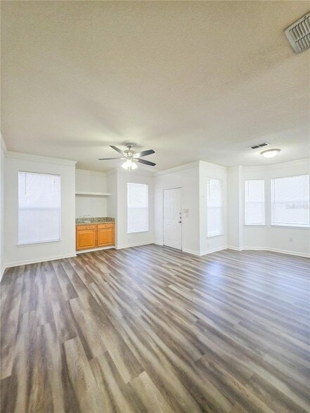 Building Photo - 10431 Villa View Cir