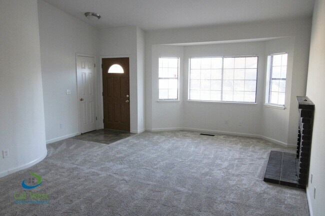 Building Photo - $3495 - 3BD/2BA Updated Home w/AC near dow...