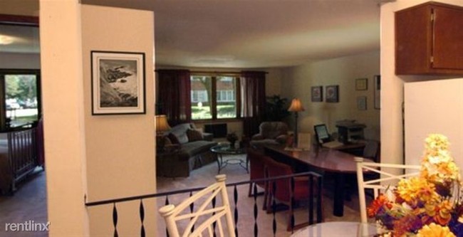 Foto del edificio - 1740 Larpenteur Ave W