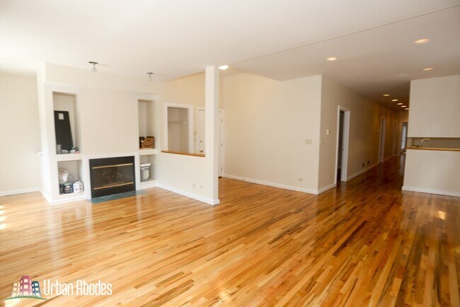 Foto del edificio - 3345 N Southport Ave