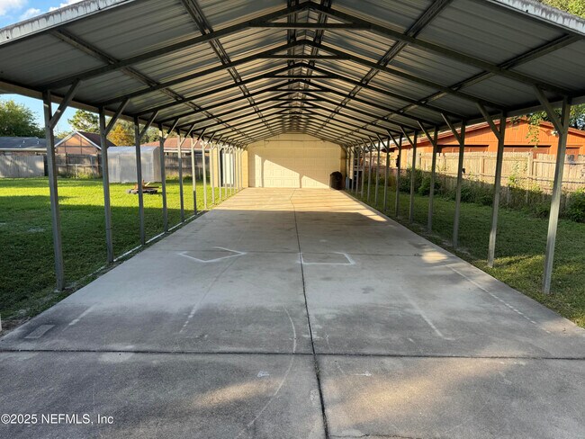 Foto del edificio - 9359 Orme Rd