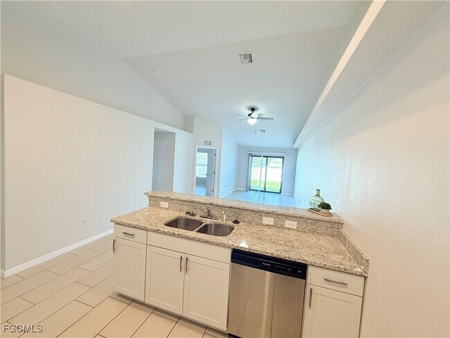Foto del edificio - 1405 Nelson Rd N