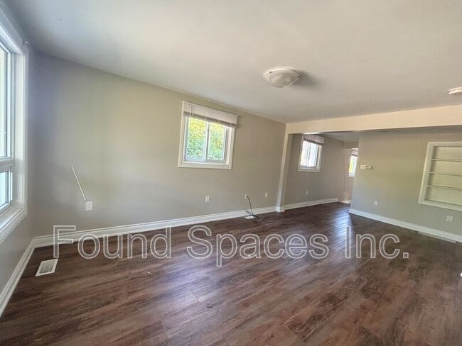Building Photo - 20 Fair Ave