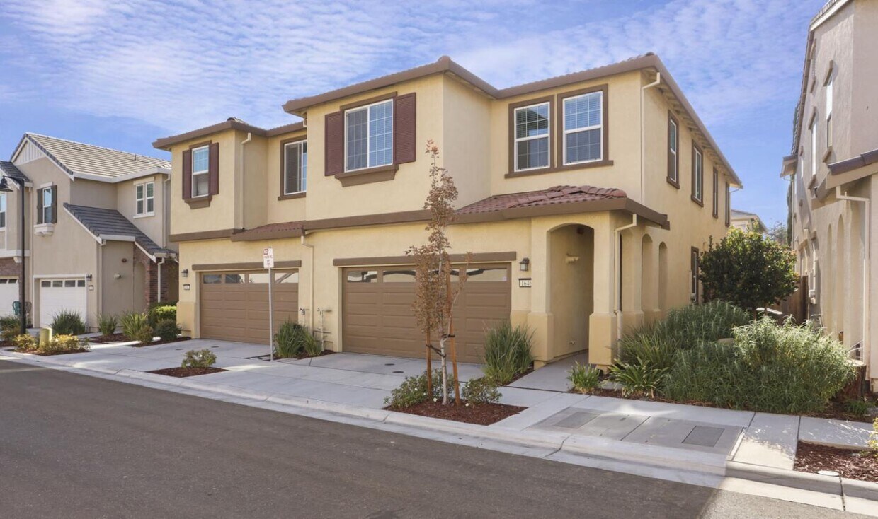 1646 Glazzy Ln, Tracy, CA 95377 Townhome Rentals in Tracy CA