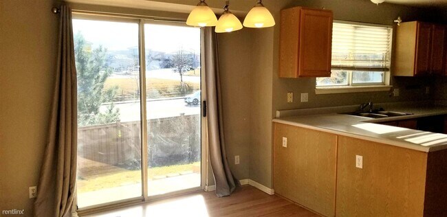 Building Photo - 9672 S Castle Ridge Cir