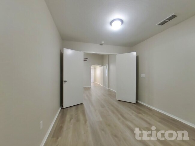 Foto del edificio - 12901 W 169th St