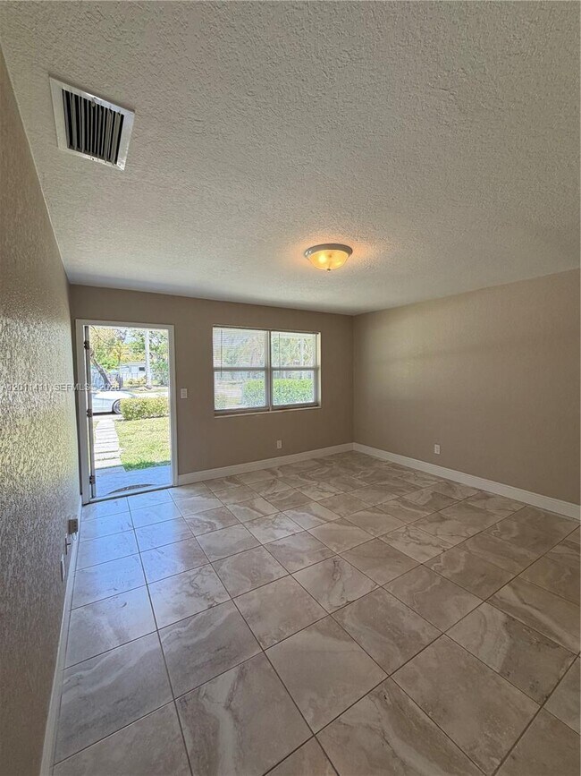 Building Photo - 9250 SW 168th St