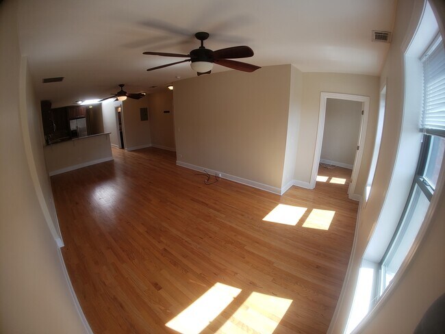 Building Photo - 1120 W Grand Ave