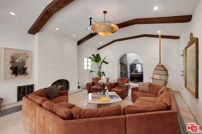 Foto del edificio - 902 S Highland Ave