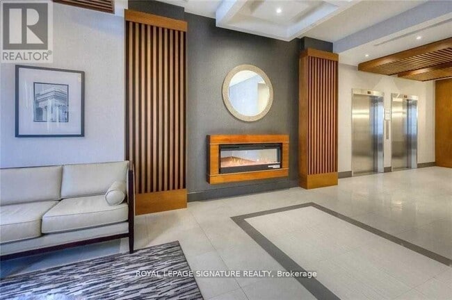 Building Photo - 150 Main St W