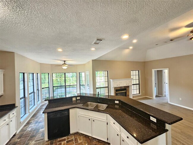 Building Photo - 5122 Dickens Rd