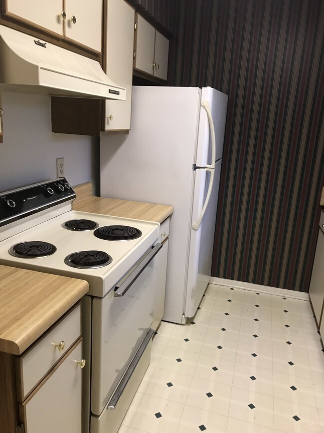 9851 Jefferson Hwy Unit H28, Baton Rouge, LA 70809 Condo for Rent in