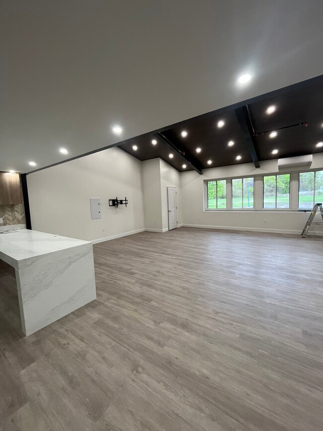 Building Photo - 64 Sand Creek Rd