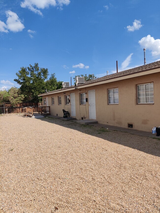 Foto del edificio - 524 N Mesquite St
