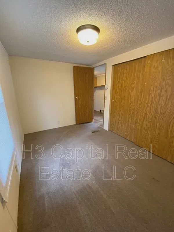 Foto del edificio - 1924 Page Ave