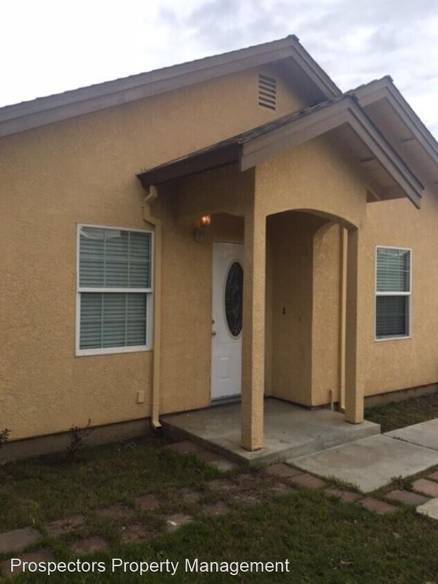 2 br, 1 bath House 7977 Hanna St B House Rental in Gilroy, CA