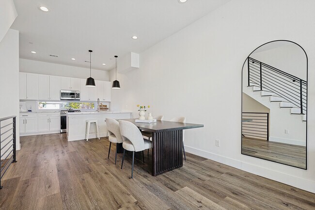Foto del edificio - 4640 Munger Ave