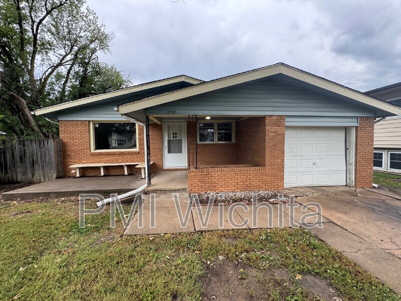 Foto principal - 2751 N Vassar Ave