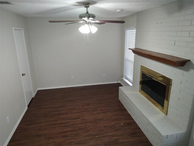 Building Photo - 6014 Westcreek Dr