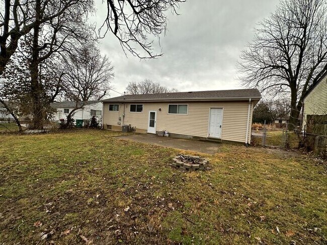 Building Photo - Updated 3 Bedroom/1 Bath Ranch Home in Flo...