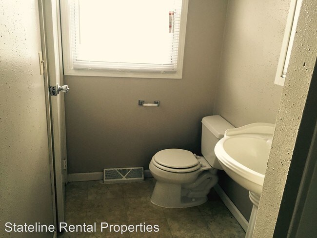 Building Photo - 3 br, 1 bath House - 3303 Greendale Dr.