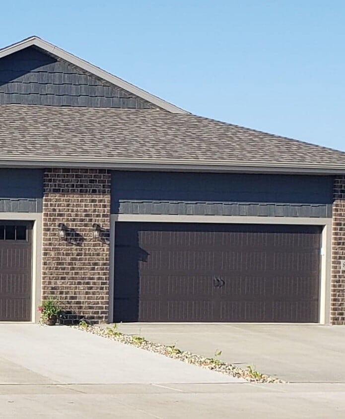 Primary Photo - 9520 W Broek Dr