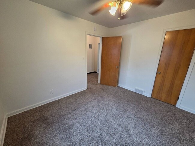 Building Photo - 1554 Luxor Rd