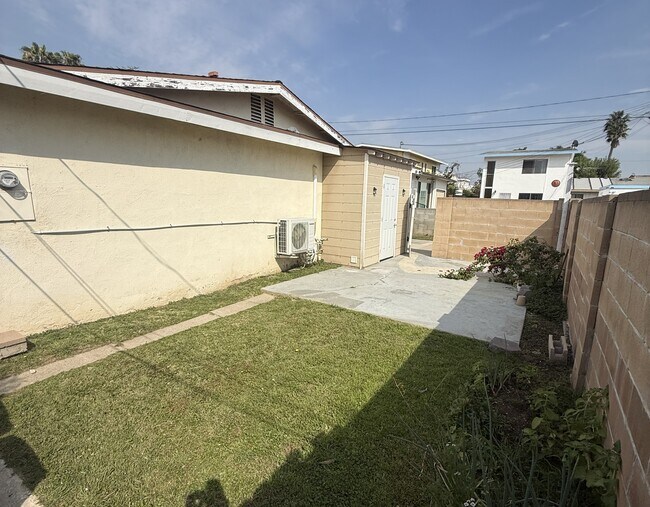 Foto del edificio - 503 W Linda Vista Ave