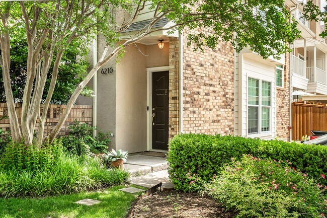 Foto del edificio - 1 Bed, 1 Bath condo near Lower Greenville!