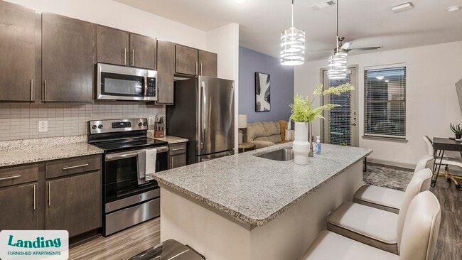 Building Photo - 2800 NE Green Oaks Blvd