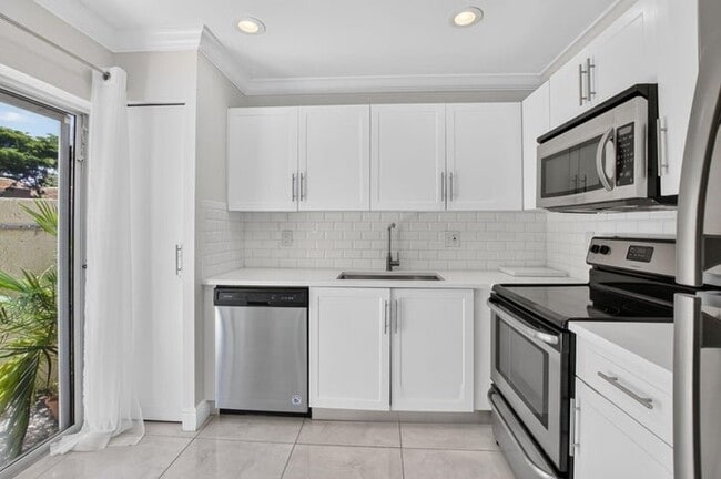 Photo - 6665 Via Regina (Boca Raton, FL) Townhome