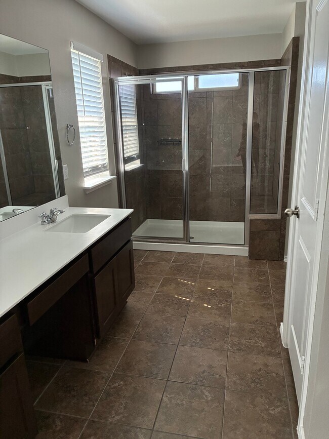 Building Photo - 3651 Sandy Brook Dr