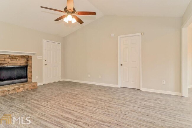 Foto del edificio - 86 Southwind Dr