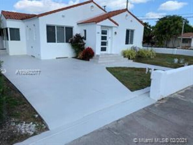 Foto del edificio - 2105 SW 12th St