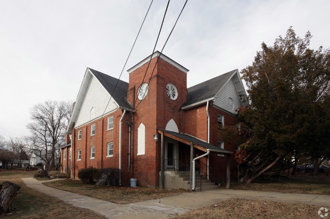 Primary Photo - 4935-4941 Prince Georges Ave