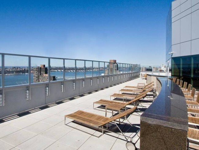 Building Photo - 507 W 37th St