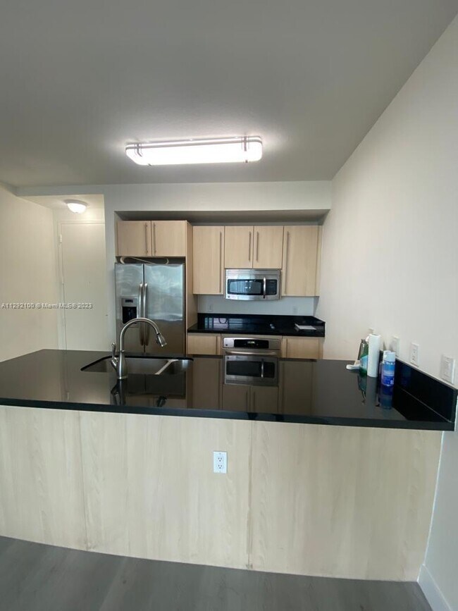 Foto del edificio - 79 SW 12th St