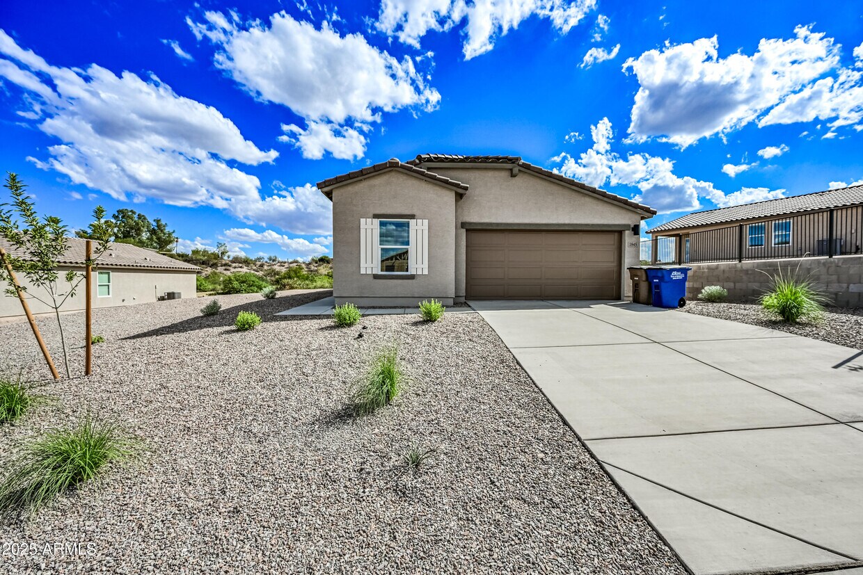 Primary Photo - 1845 Yance Dr