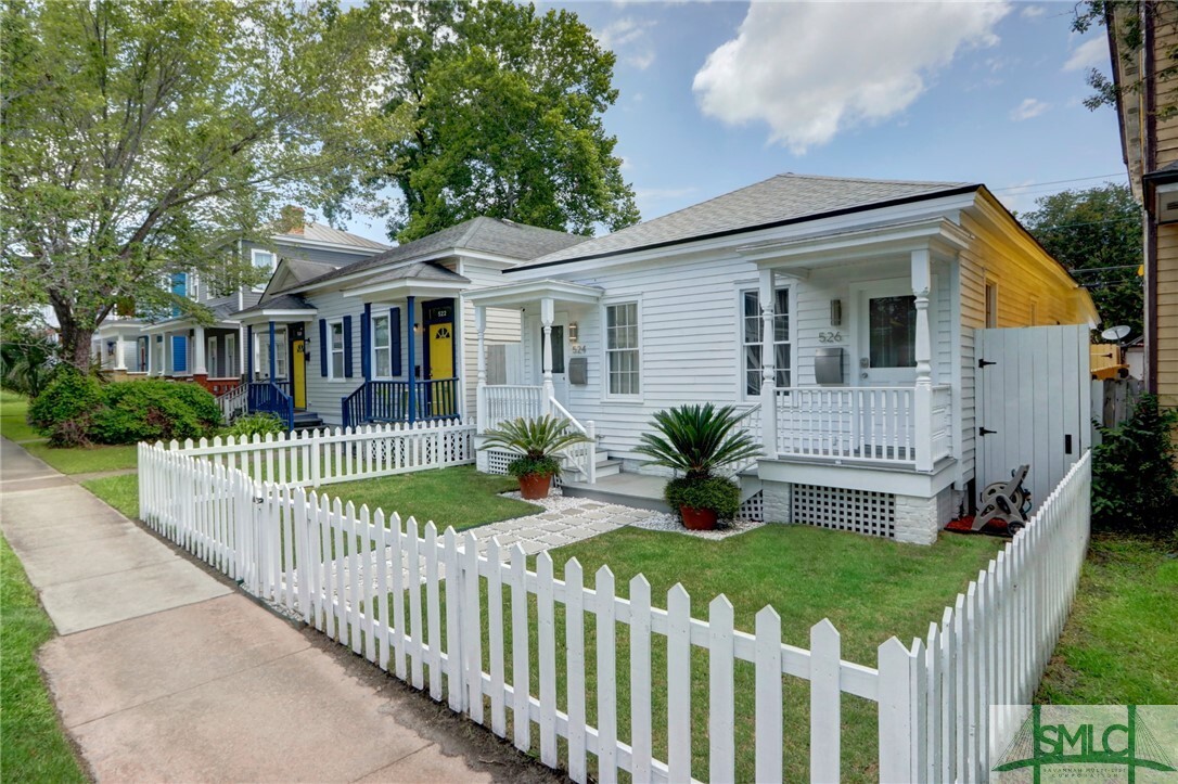 Primary Photo - 524 E Anderson St