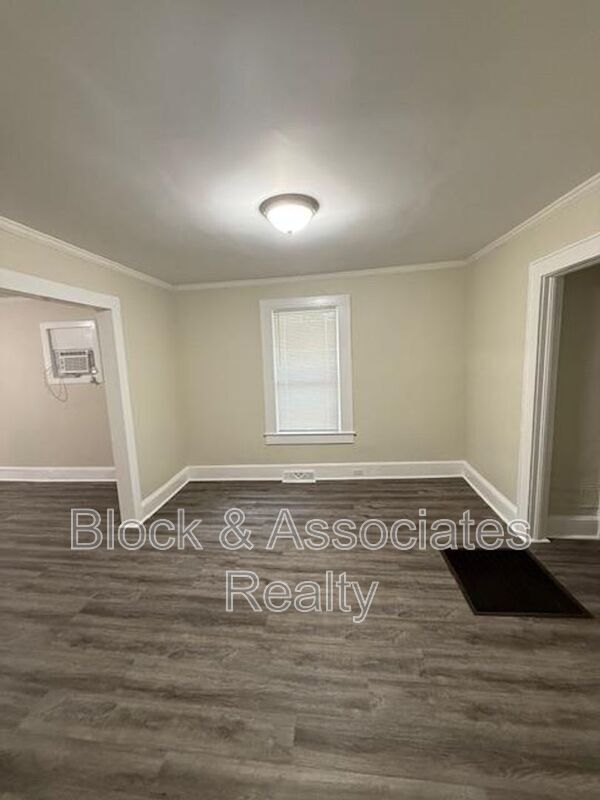 Building Photo - 3844 Green Point Dr