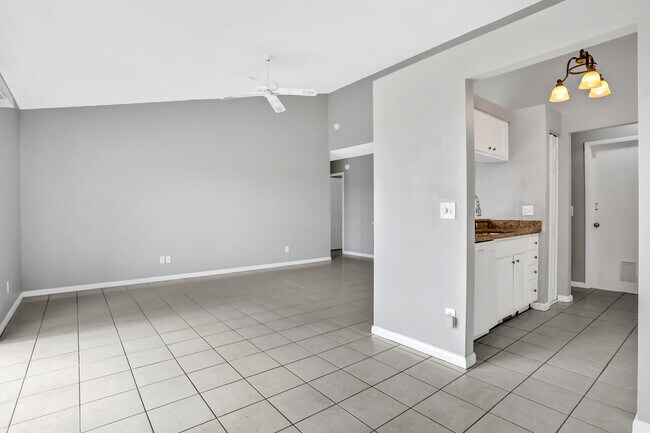 Foto del edificio - 8217 Natchez St