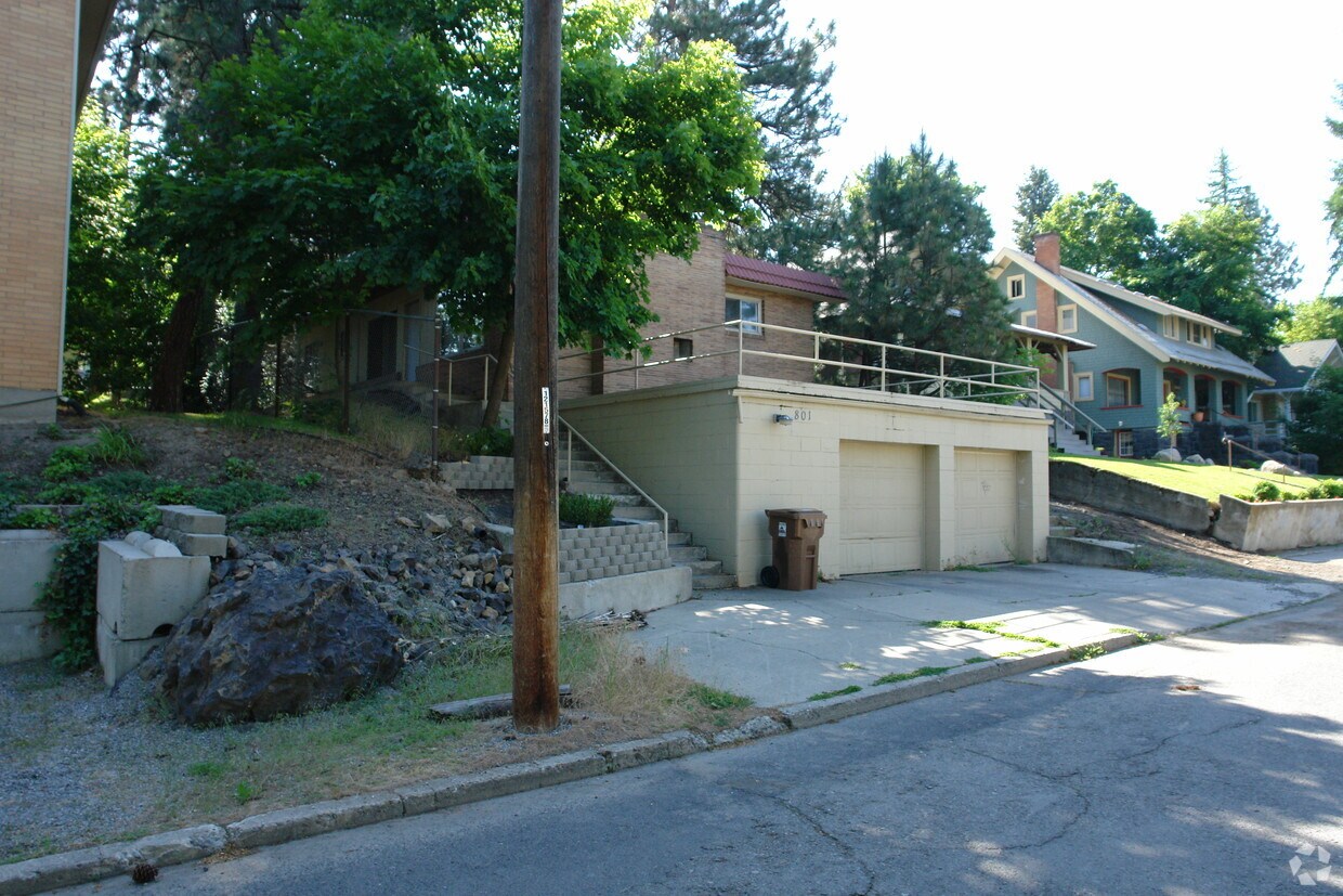Building Photo - 801 S Lincoln Pl