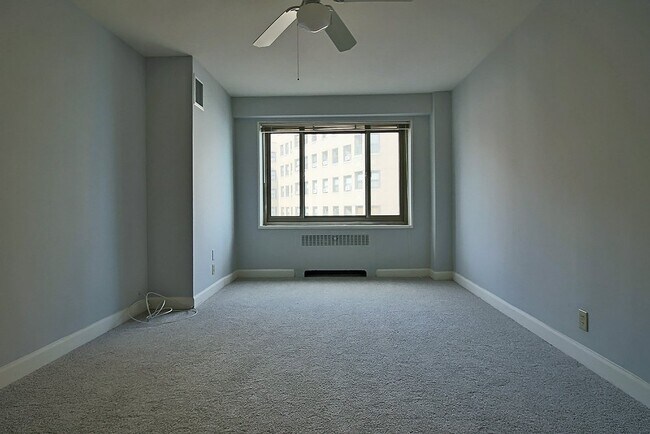 Foto del edificio - 1353 N Lake Shore Dr