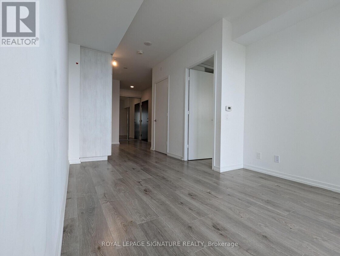 Photo principale - 7890-7890 Jane St