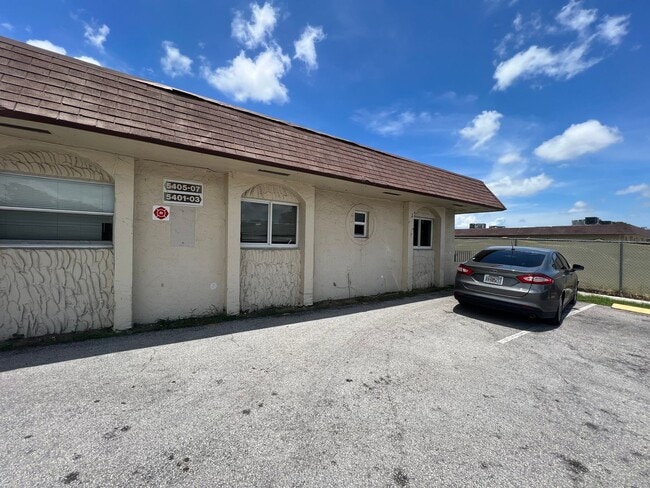 Large 2-1 apartment with central air - Large 2-1 apartment with central air